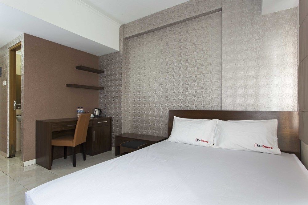 Reddoorz Apartment @ Margonda Residence Depok Exterior foto