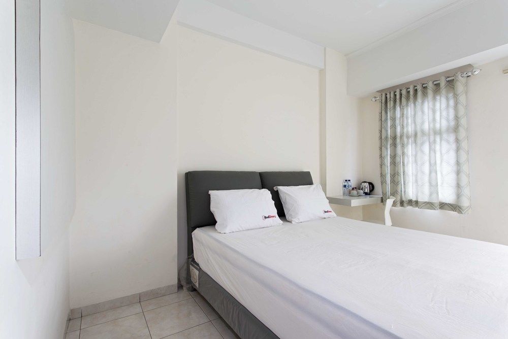 Reddoorz Apartment @ Margonda Residence Depok Exterior foto