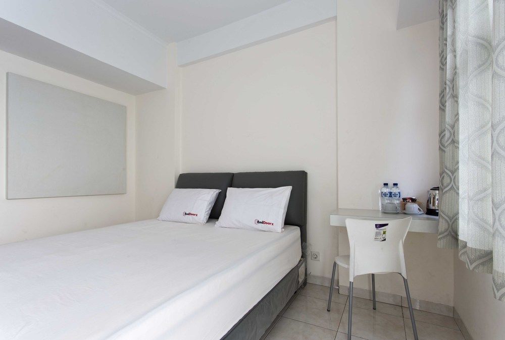 Reddoorz Apartment @ Margonda Residence Depok Exterior foto